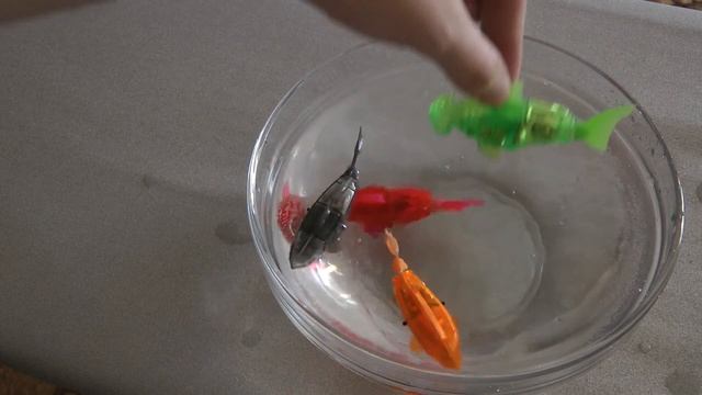 Микро-робот рыбка Акула игрушка распаковка Micro-robot Fish Shark смотреть онлайн