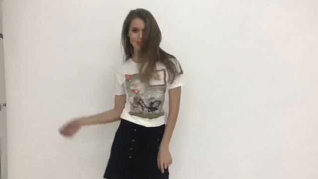 Белая футболка с принтом смотреть онлайн