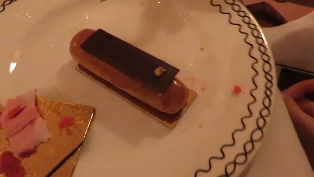 Being All Fancy at Sketch: Our First High Tea Experience in London смотреть онлайн