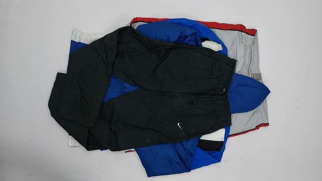 27105 Спорт бренд винтаж микс VINTAGE SPORTS BRANDS (extra) 1 пак 20кг 16.5€/кг 44шт