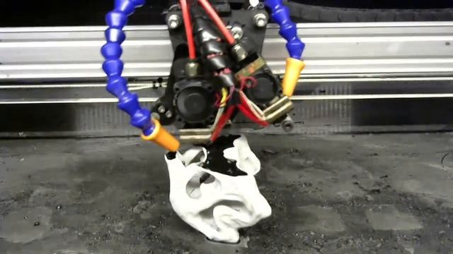 Wait for it...This 3D printer has a neat trick смотреть онлайн