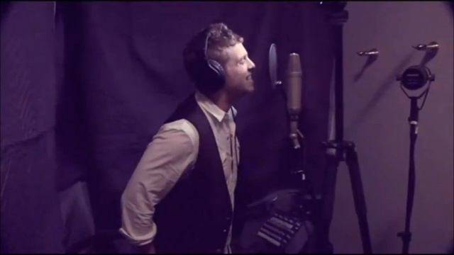 Ryan Tedder /Recording vocals for "Made for you" смотреть онлайн