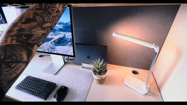 Desk Setup Apple 2024 - MEU NOVO SETUP MINIMALISTA 2024 смотреть онлайн
