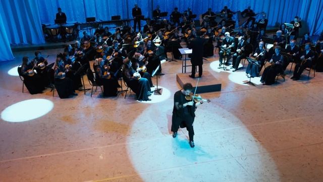 С новым 2022 годом! Красноярский филармонический русский оркестр имени А.Ю.Бардина и Герман Дмитрие смотреть онлайн