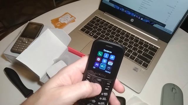 Мобильный телефон Nobby 120 простой но с приятным звуком. смотреть онлайн