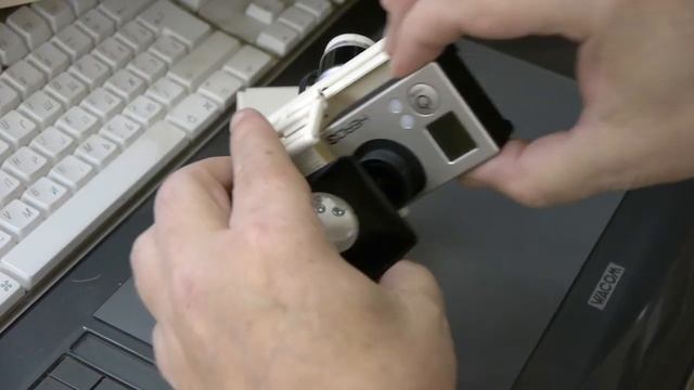 Снаятие камеры с подвеса и её установка занимает меньше минуты.