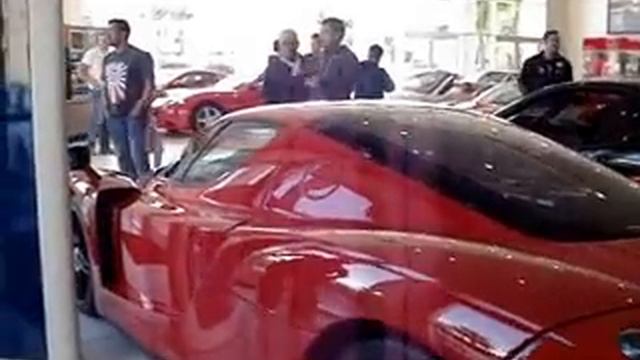 Red Ferrari Enzo Start Up and Rev смотреть онлайн
