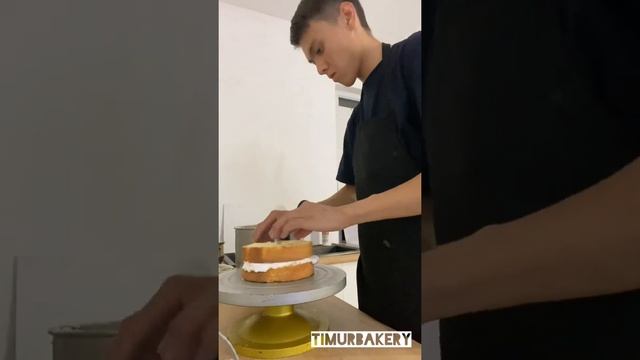 Сборка свадебного торта от #Timurbakery смотреть онлайн