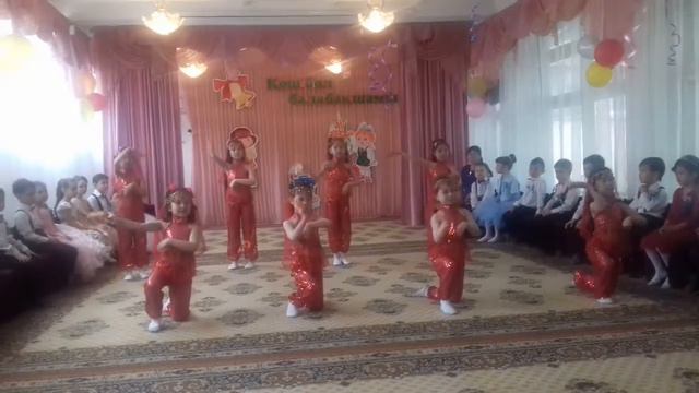 А садике танцы смотреть онлайн