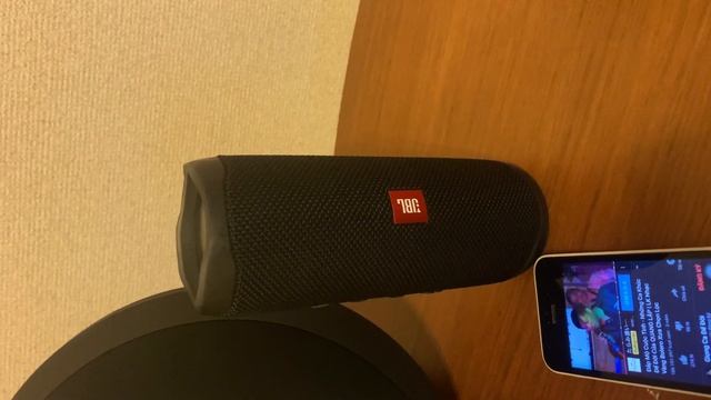 Jbl Flip 5 vs bose soundlink revolve смотреть онлайн