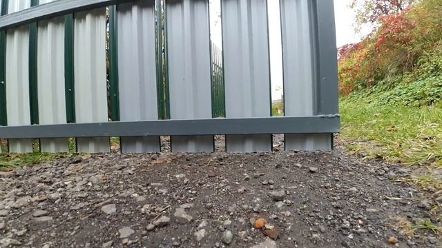 Забор из металлического штакетника. Как я его делал. смотреть онлайн