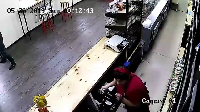 В Инском грабители ограбили пивной магазин смотреть онлайн
