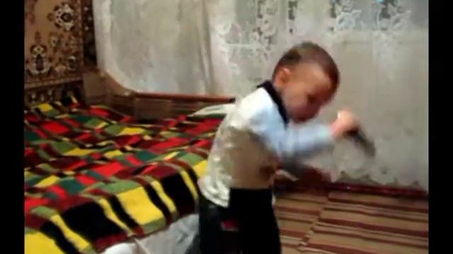 спел в 3 года песню - кто ты? смотреть онлайн