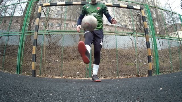 Как научиться чеканить мяч? С НУЛЯ!