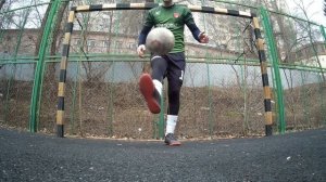 Как научиться чеканить мяч? С НУЛЯ!