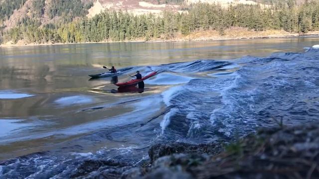Silky Smooth Sea Kayak Surfing Skookumchuck смотреть онлайн