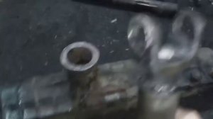 Как выбить палец переднего моста МТЗ без снятия плиты