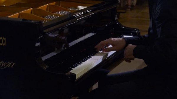 Alberto Urroz plays Schubert Sonata No 20 in A major D 959