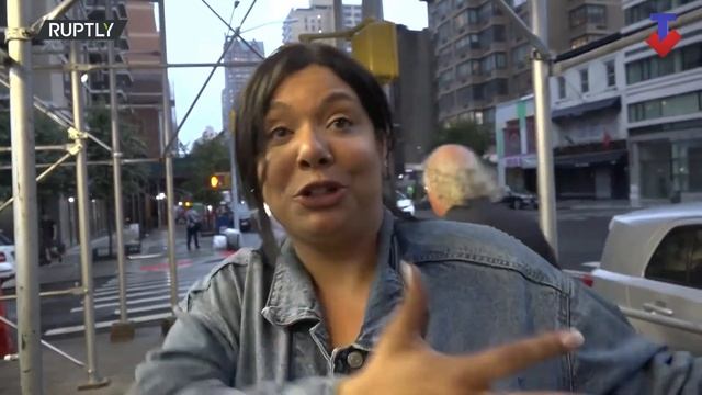 New Yorkers react to Facebook services outages, saying its "Nice to have a break" смотреть онлайн