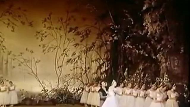 #Жизель в исполнении легендарных артистов Большого театра Галины Улановой и Николая Фадеечева. смотреть онлайн