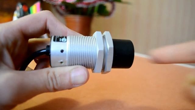 Выключатель ёмкостный бесконтактный (датчик) CSN E8A5-31P-20-LZ смотреть онлайн