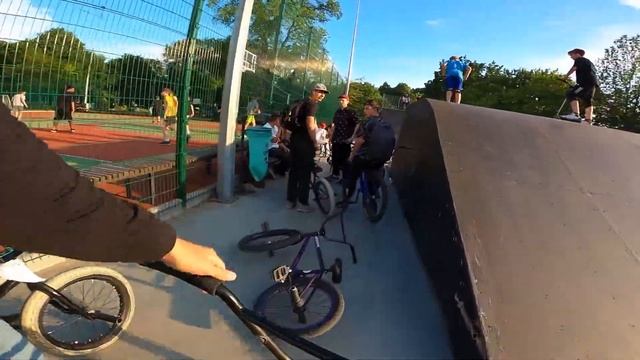 Катаюсь По Городу На БМХ | Харьков | GoPro BMX Urban Street Riding #1 смотреть онлайн