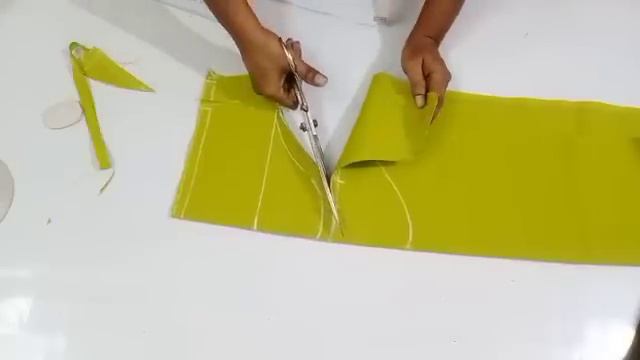 கட்டிங் ரகசியம் தெரிந்தால் நீங்க தான் கட்டிங் மாஸ்டர் #liningblousecutting #tailor смотреть онлайн