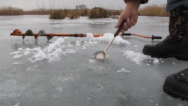 Ловля щуки зимой на жерлицы відео рибалка зима 2015 Pike Fishing Winte  (отчеты о рыбалке)