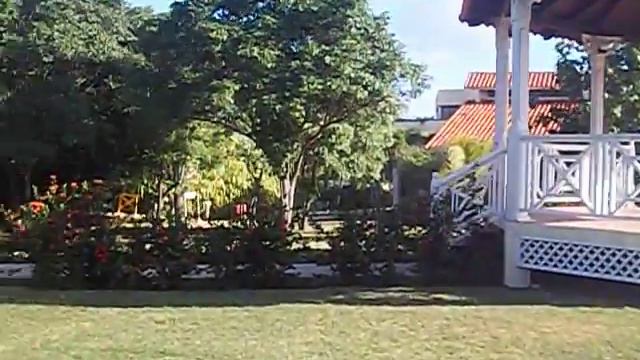 Tour of Breezes Varadero resort buildings and grounds.Part 2 AVI смотреть онлайн