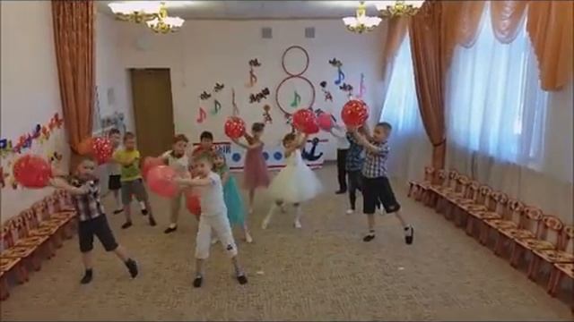 "МАМОЧКА МОЯ, МИЛАЯ" С ШАРИКАМИ ПОДГОТОВИТЕЛЬНАЯ ГРУППА . 8 Марта. 2016г смотреть онлайн
