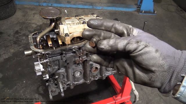 Drain out bolt location in engine block Toyota 5S FE engine 2.2 Camry смотреть онлайн