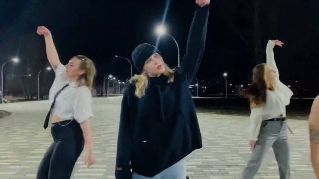 [K-POP IN PUBLIC | ONE TAKE] NMIXX “Love me like this” Cover Dance by FOXYTOUCH | Russia | Night ve смотреть онлайн
