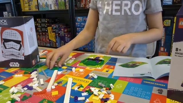 LEGO Brick Sketches The Joker voor UniekeBricks смотреть онлайн