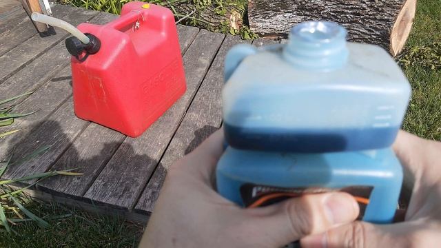 How to Make 2 Cycle Gas Oil Mix 50:1 and 40:1 смотреть онлайн