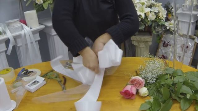 How to Make Pew Bows with Tulle, Ribbon and Fresh Flowers смотреть онлайн