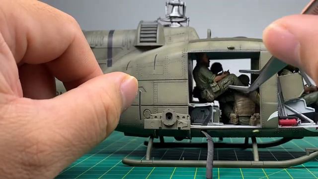Building 1:35 Vietnam War easily with UH-1 Huey Riders смотреть онлайн