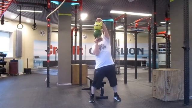 Жим гирь:16кг+16кг;24кг+16кг;24кг+24кг напопа одной рукой лёжа на скамье. смотреть онлайн