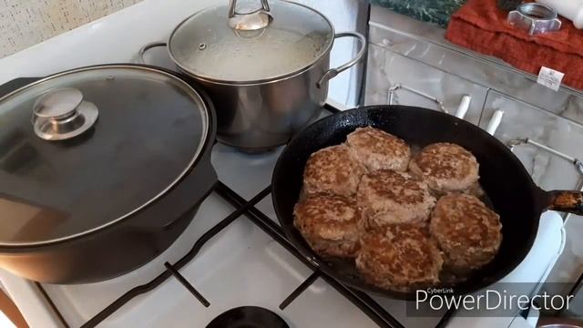 Самые ВКУСНЫЕ биточки с МЯСОМ!!! Деревенский ОБЕД!!! НУ ОЧЕНЬ ВКУСНО !!! И очень ПРОСТО!!! смотреть онлайн