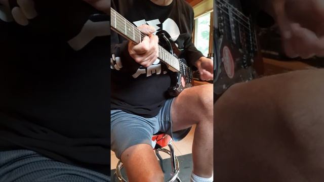 Fender Squier Bullit Strat Review смотреть онлайн