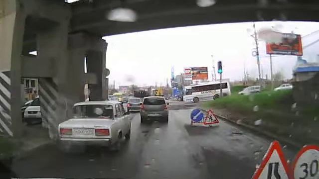 Ямочный ремонт парализовал движение в Волгограде смотреть онлайн