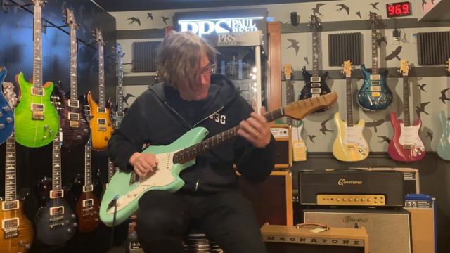 2015 Novo Guitars Serus S Seafoam Green Amalfitano Pickups w/ Magnatone Panoramic Stereo смотреть онлайн