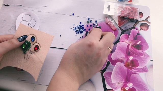 Экспресс мастер класс по созданию броши из бисера . смотреть онлайн