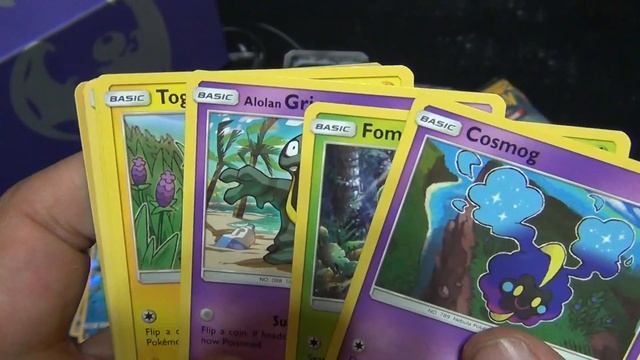 Pokemon Sun & Moon Lunala Elite Trainer Box Opening! смотреть онлайн