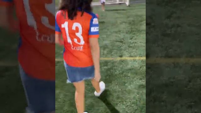Sunny Leone playing football, and scores goal смотреть онлайн