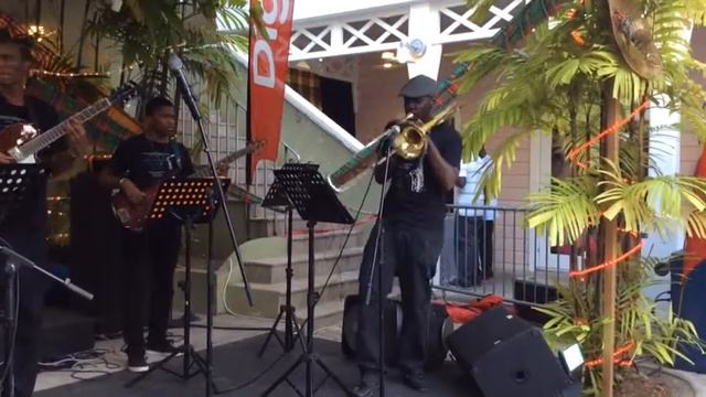 Trombone Solo at Jazz on the Bay смотреть онлайн