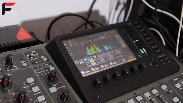 Sennheiser XS 1 Dynamic Cardioid Vocal Microphone Review In Hindi смотреть онлайн