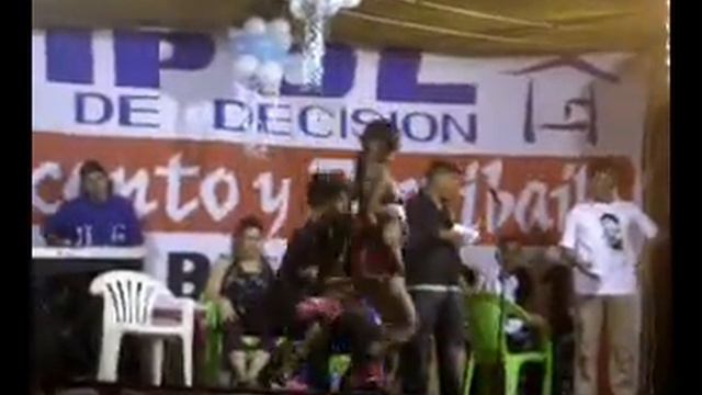 Franz Vela Bailando en el Primer Concurso de Richar Vasquez - Clasificacion смотреть онлайн