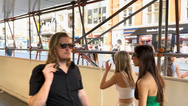 "London Summer Walk 2023: Marylebone, Mayfair, Leicester Square & Central London Street | 4K HDR" смотреть онлайн