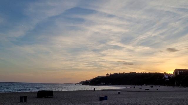 Льорет де мар,Испания,октябрь 2022,море и пляж,магазины и кафе... смотреть онлайн