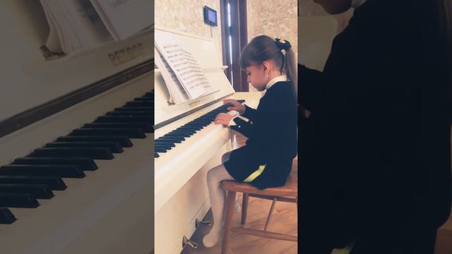 M.Nesirbeyov-Mahnı смотреть онлайн